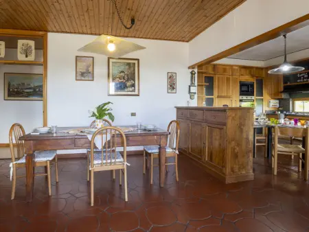 Angelina, appartement 100 m² avec terrasse vue lac : photo 9