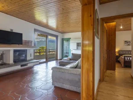 Angelina, appartement 100 m² avec terrasse vue lac : photo 12