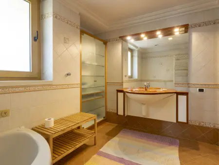 Angelina, appartement 100 m² avec terrasse vue lac : photo 19