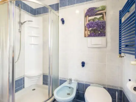 Angelina, appartement 100 m² avec terrasse vue lac : photo 23