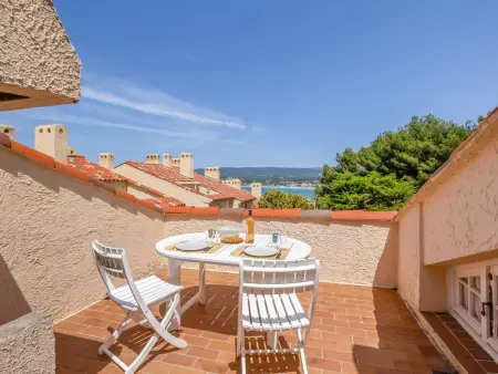 Studio Château de la Madrague, vue mer et port à 200 m : photo 2