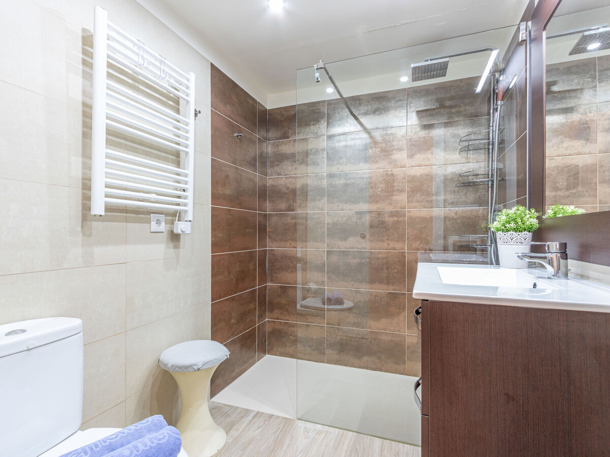 Appartement 2 chambres rénové à 400 m de la plage - Photo 14