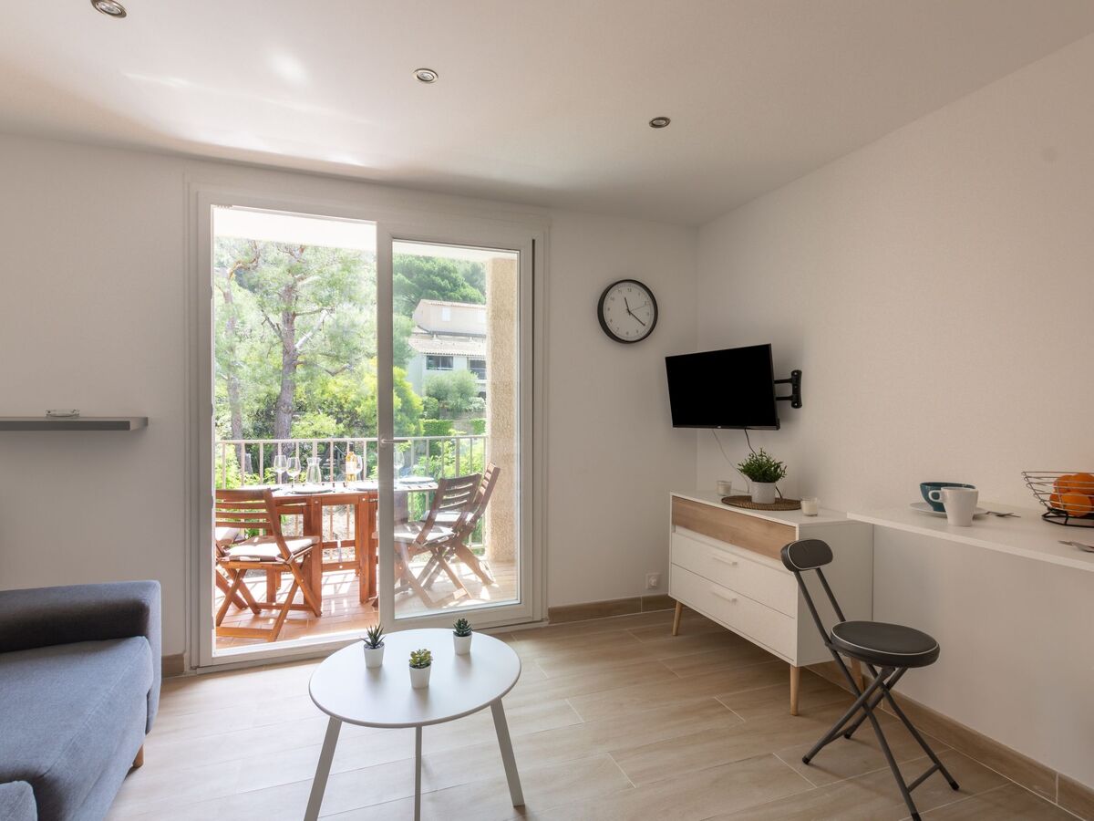 Studio rénové Les Aigues Marines, terrasse est, 600 m mer - Photo 3