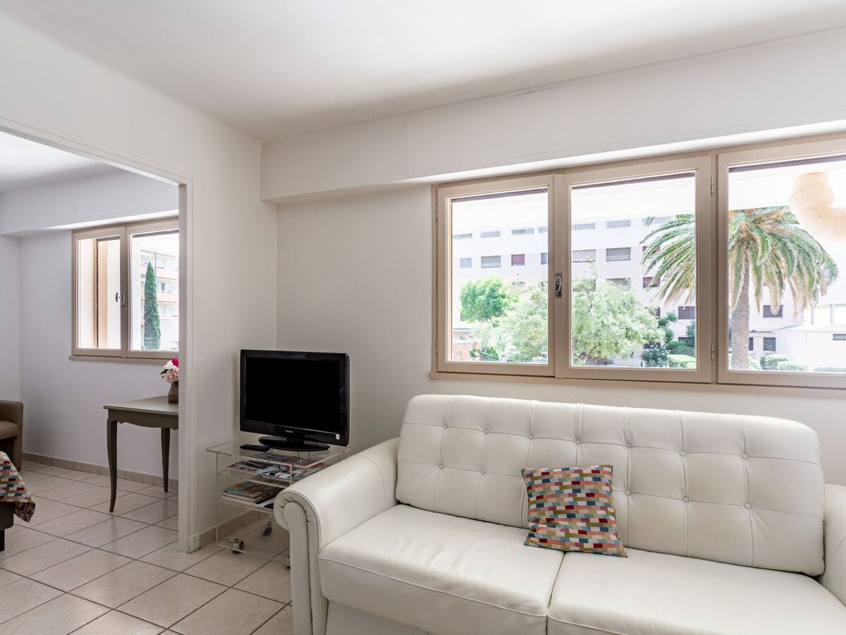 Studio 52 m² vue mer au Lavandou, 20 m de la plage - Photo 2
