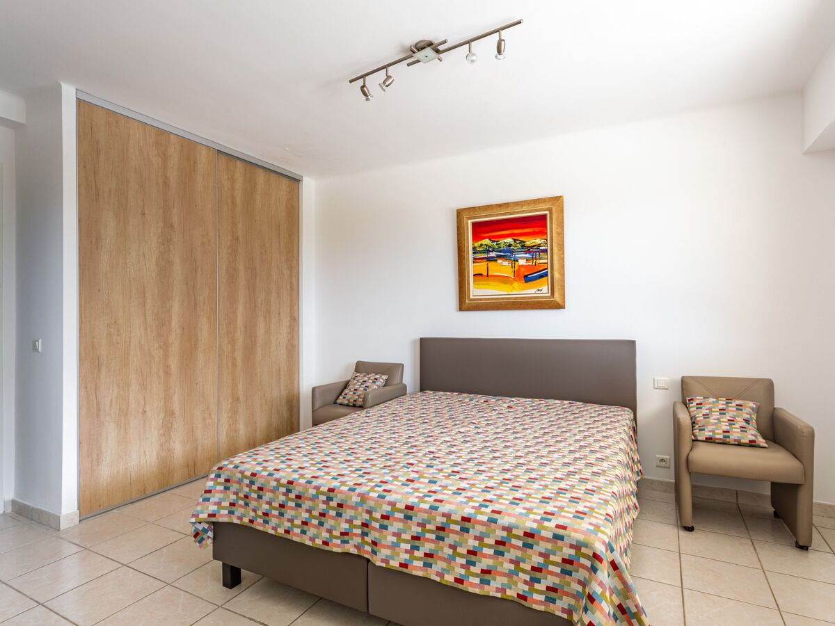 Studio 52 m² vue mer au Lavandou, 20 m de la plage - Photo 12