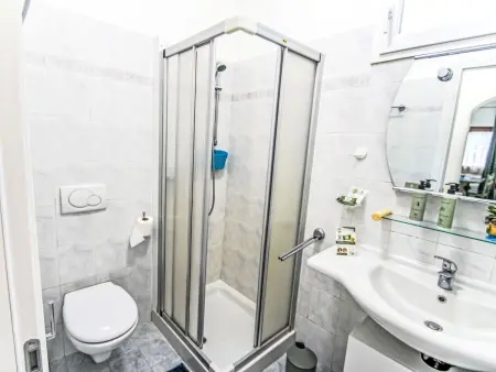 Residenza Agrifoglio - Apt 2 pièces avec jardin et piscine : photo 13