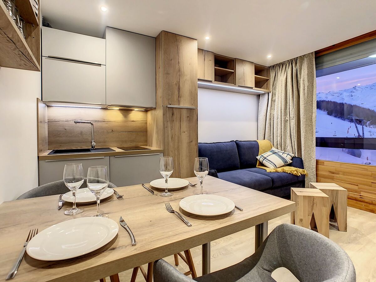 Chavière 716 – Studio rénové 7e étage, vue montagne - Photo 2