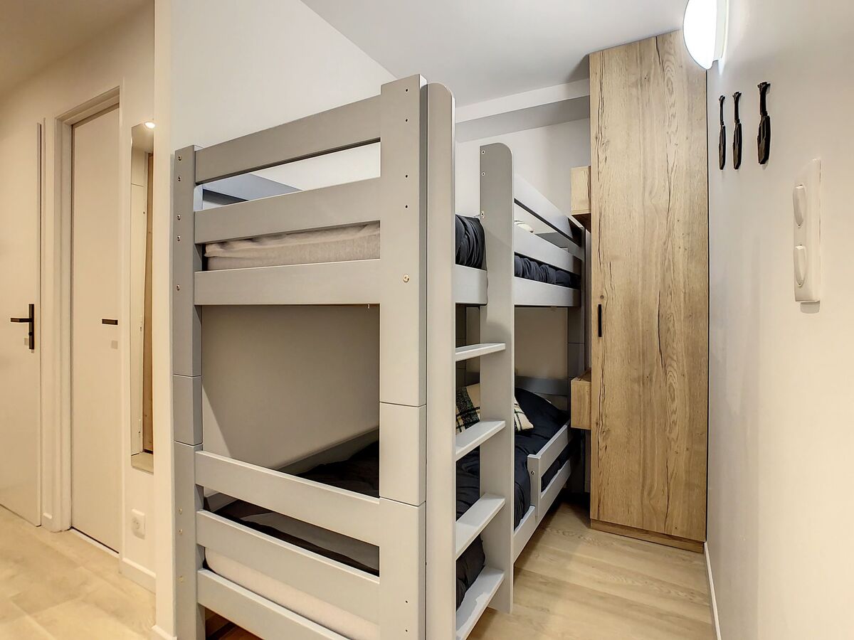 Chavière 716 – Studio rénové 7e étage, vue montagne - Photo 3