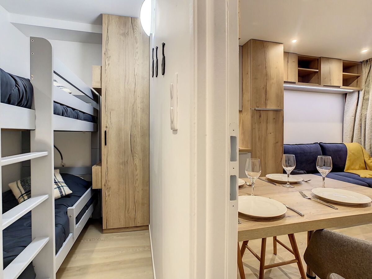 Chavière 716 – Studio rénové 7e étage, vue montagne - Photo 13