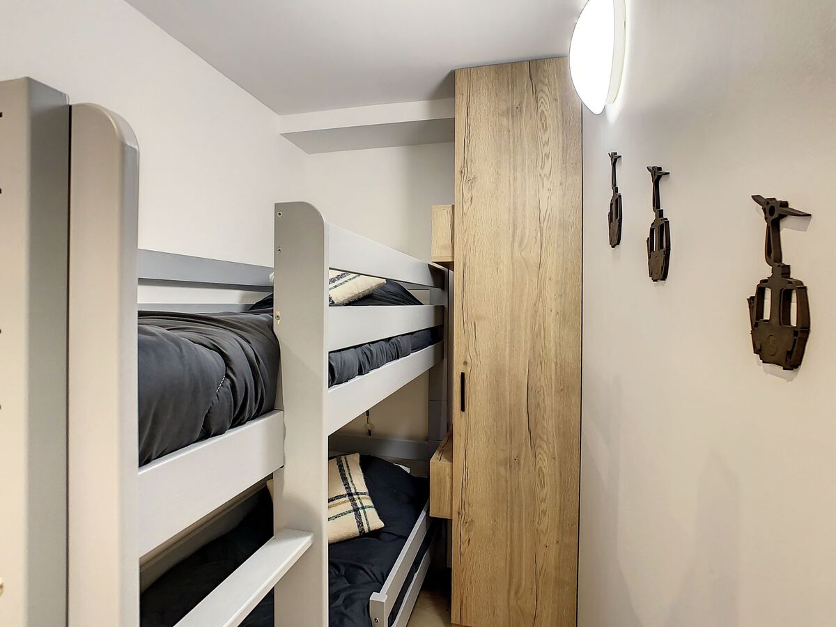 Chavière 716 – Studio rénové 7e étage, vue montagne - Photo 14