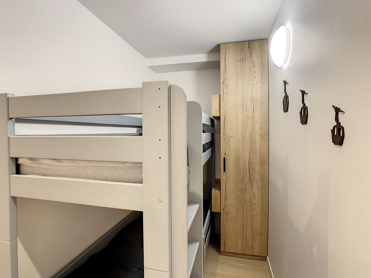 Chavière 716 – Studio rénové 7e étage, vue montagne - Photo 15