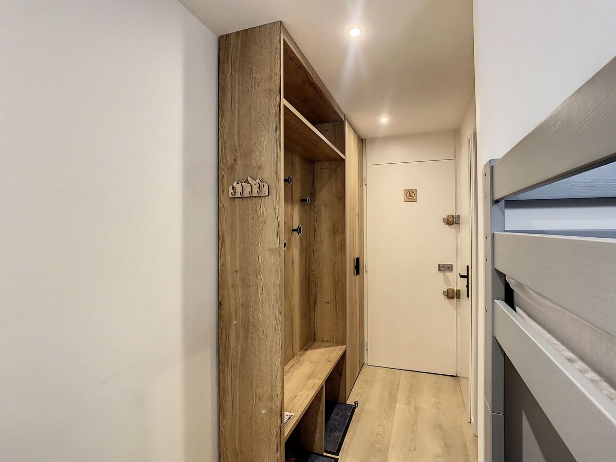 Chavière 716 – Studio rénové 7e étage, vue montagne - Photo 16