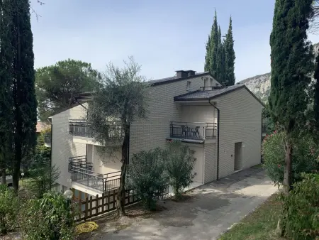 Appartement 2 pièces rénové 2022 à Garda : photo 2