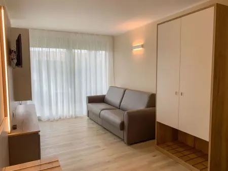 Appartement 2 pièces rénové 2022 à Garda : photo 3