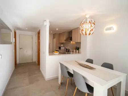 Sakura, appartement moderne 110 m de la mer : photo 10