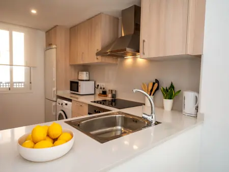 Sakura, appartement moderne 110 m de la mer : photo 12