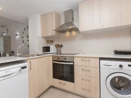 Karma - Appartement moderne 62 m² avec vue port : photo 4