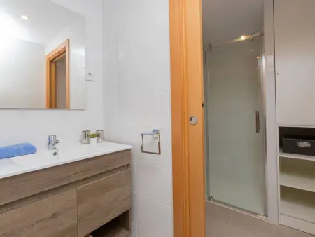 Karma - Appartement moderne 62 m² avec vue port : photo 18