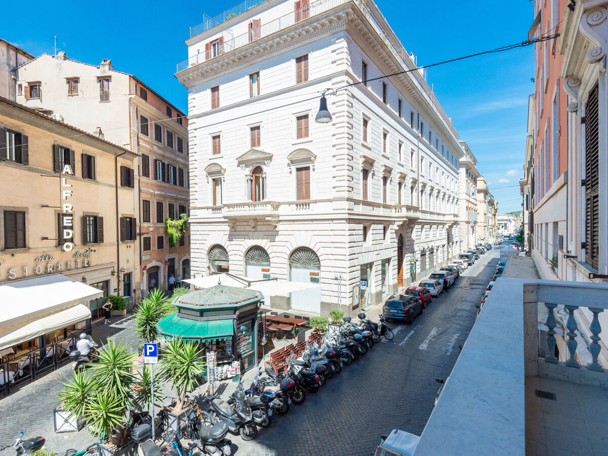 Appartement Antico Balcone – Rome, près de la Fontaine de Trévi - Photo 1