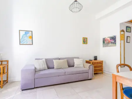 Appartement 2 pièces rénové, 50 m² à 800 m de la mer : photo 2