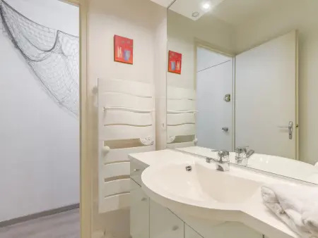 Appartement vue mer, balcon sud-ouest, 100 m de la plage : photo 14