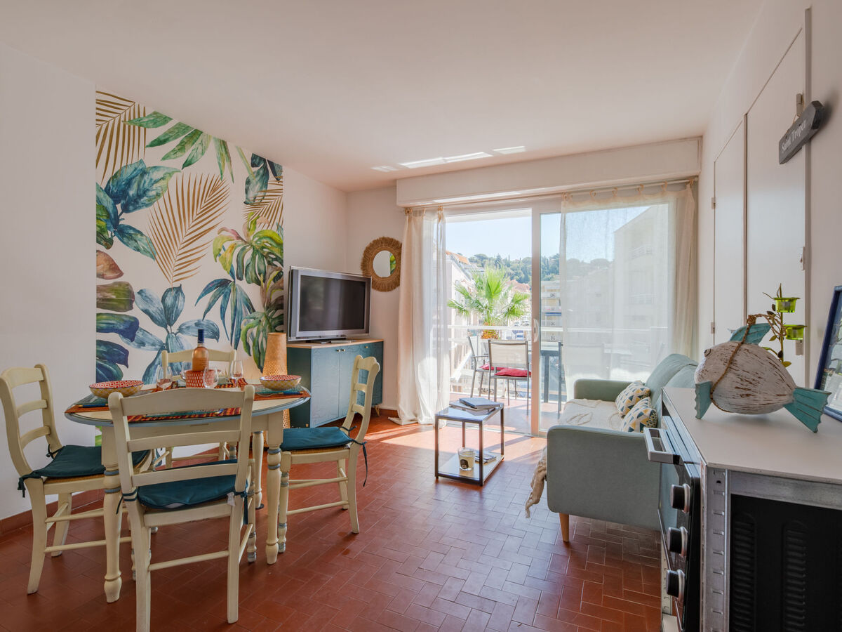 Apt Le Préconil - 2 chambres, balcon vue mer à Sainte-Maxime - Photo 2