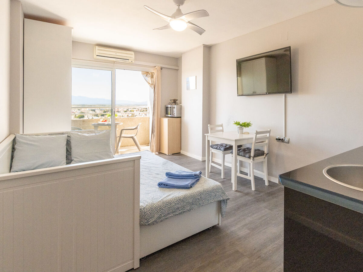 Studio 25 m² Empuriabrava, 11e étage, 50 m de la plage - Photo 3