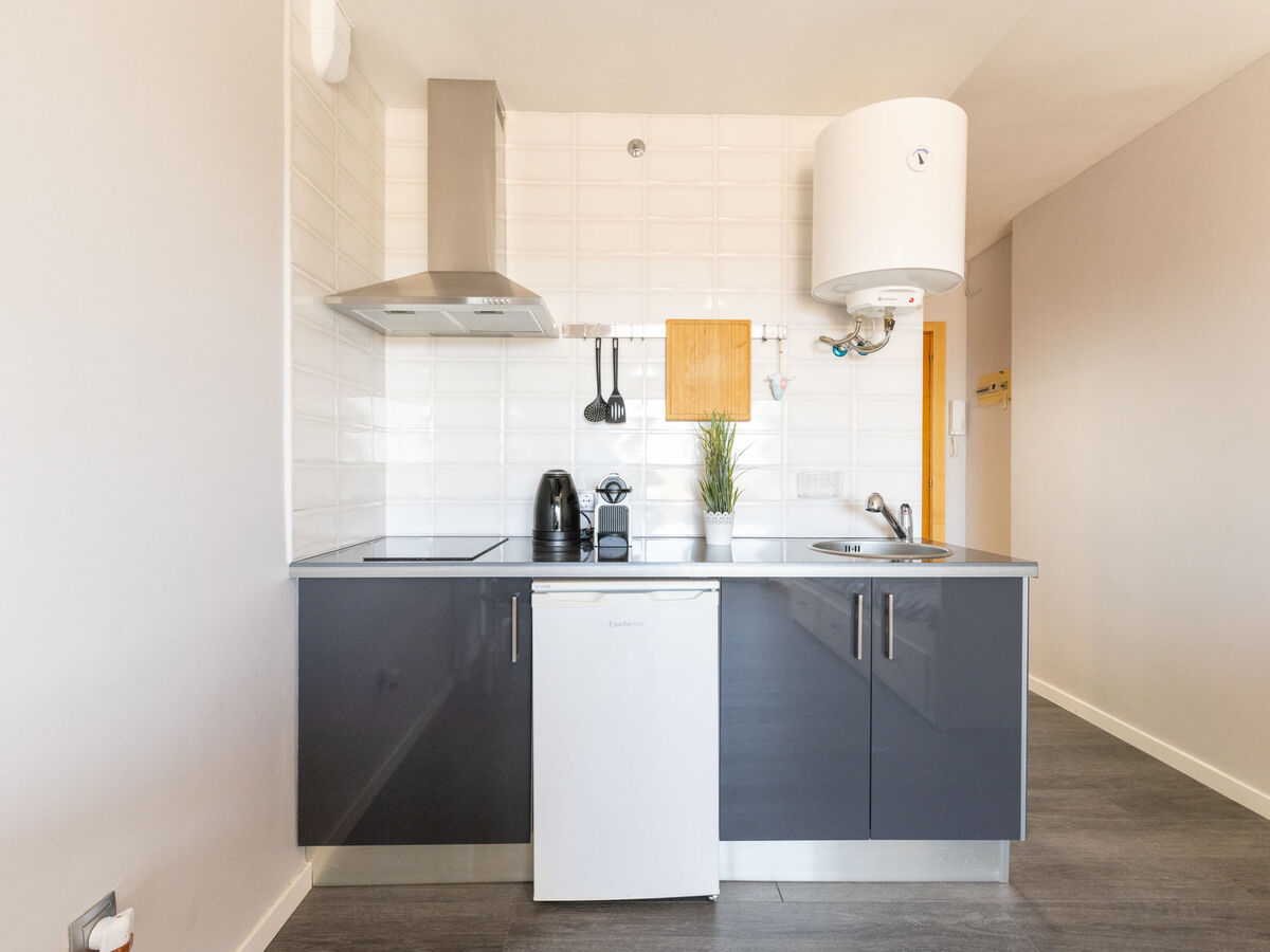 Studio 25 m² Empuriabrava, 11e étage, 50 m de la plage - Photo 4