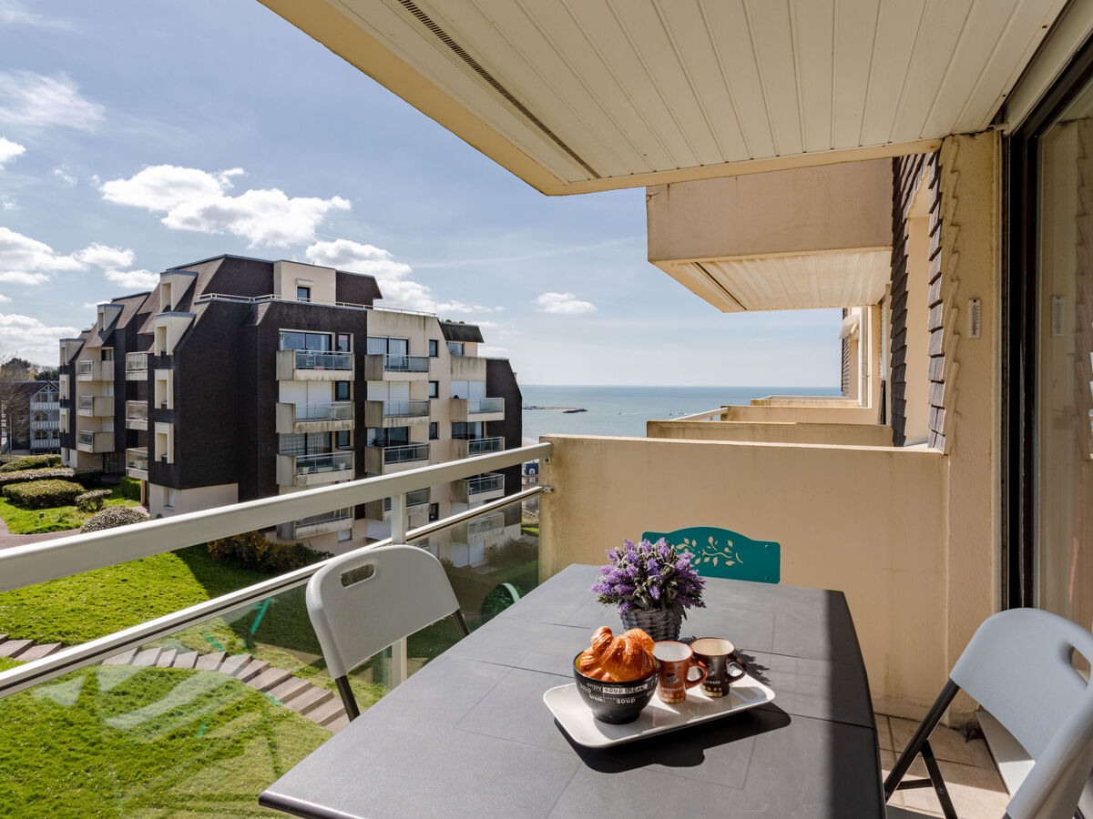Appartement Trouville-sur-Mer, balcon sud, vue mer latérale - Photo 1