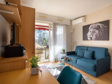 Studio 25 m² Le Royal Park à Villeneuve-Loubet - Photo 2