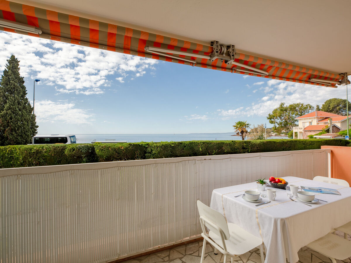 Studio rénové avec vue mer à Saint-Raphaël - Photo 1