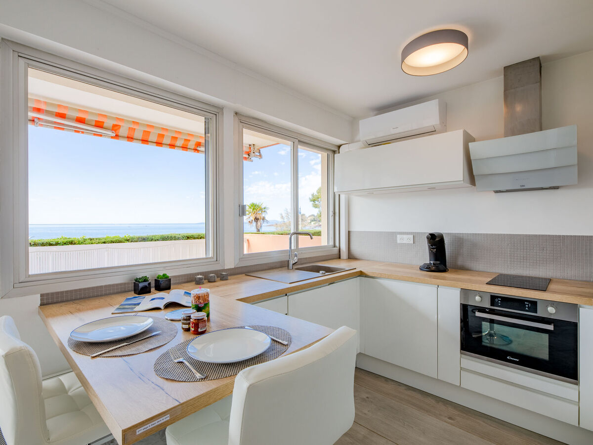 Studio rénové avec vue mer à Saint-Raphaël - Photo 3