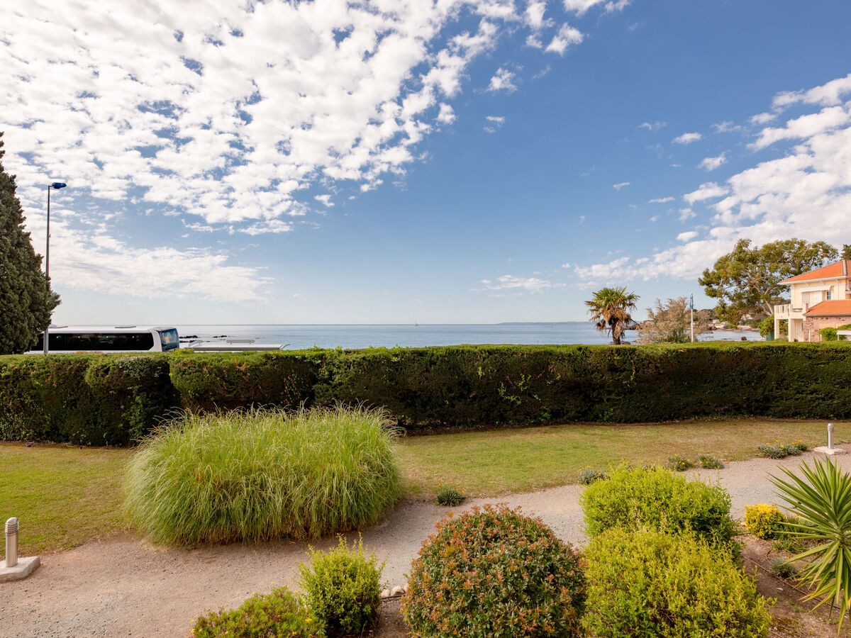 Studio rénové avec vue mer à Saint-Raphaël - Photo 5