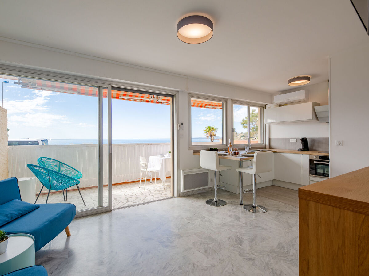 Studio rénové avec vue mer à Saint-Raphaël - Photo 6