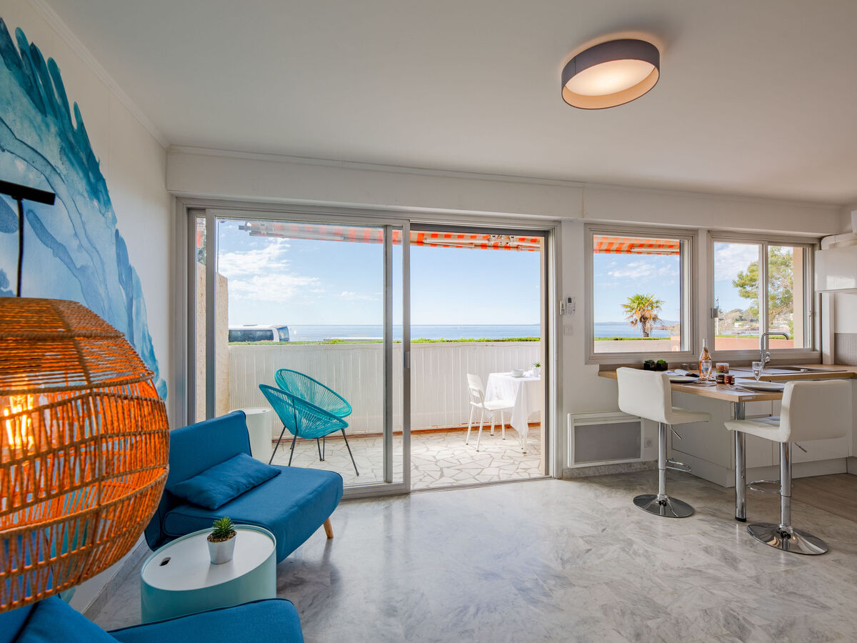 Studio rénové avec vue mer à Saint-Raphaël - Photo 8
