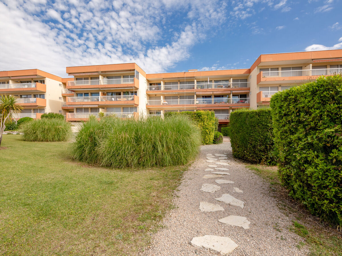 Studio rénové avec vue mer à Saint-Raphaël - Photo 18