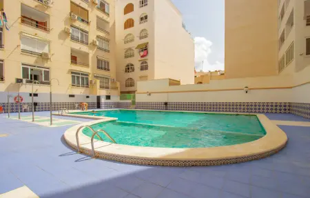 Appartement 2 chambres avec piscine commune à Torrevieja, à 600 m de la plage : photo 2