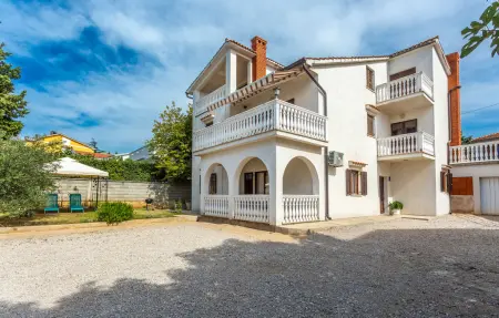 Location appartement à Omisalj