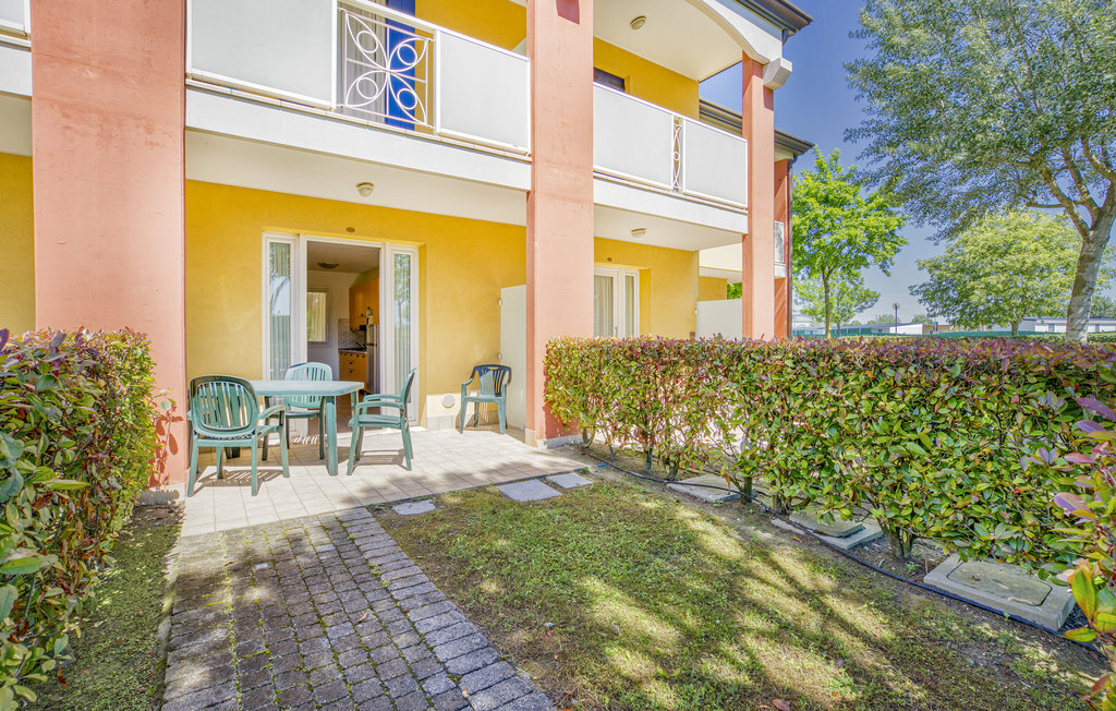 Ai pini-Villa : Appartement face à la plage à Caorle - Photo 2
