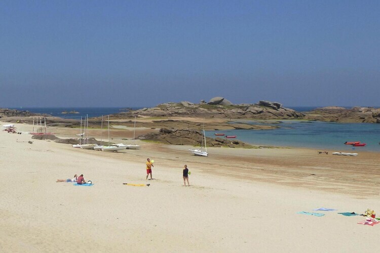 Maison mitoyenne Lanmodez, 700 m de la plage - Photo 9