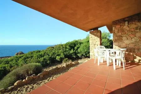 Location maison à Trinità d'Agultu e Vignola (OT), Maison en Sardaigne près des falaises rouges