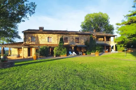 Location appartement à Montaione, Villa à Montaione avec Piscine & Dégustation