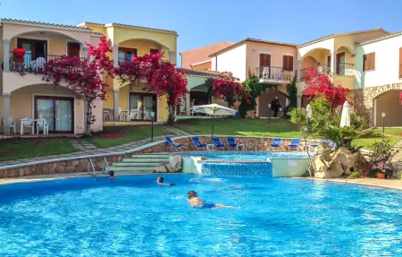 Location appartement à Badesi, Mono 2