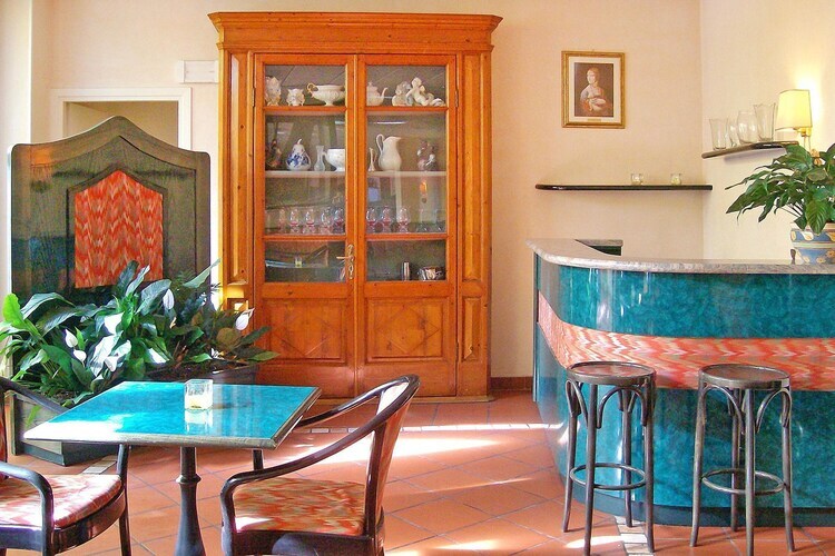 Villa féodale 19e siècle à Imperia, 800 m de plage - Photo 4