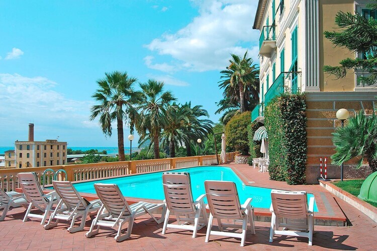 Villa féodale 19e siècle à Imperia, 800 m de plage - Photo 7