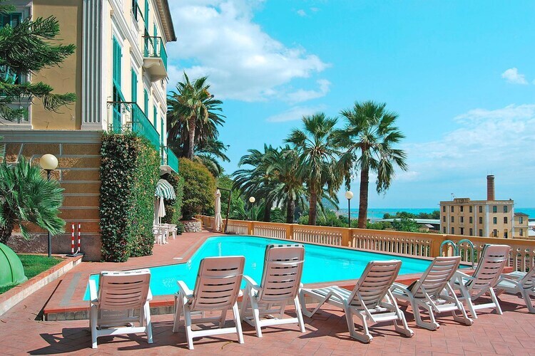 Villa féodale 19e siècle à Imperia, 800 m de plage - Photo 14
