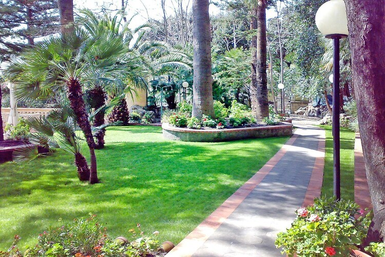 Villa féodale 19e siècle à Imperia, 800 m de plage - Photo 29