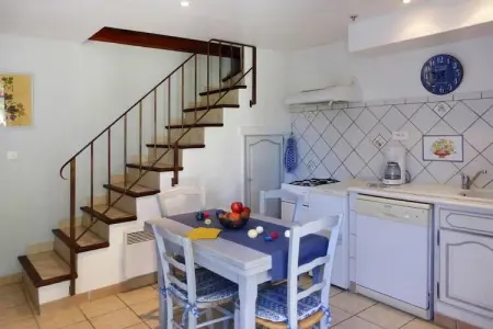 Maisonnette provençale avec terrasse à Bellegarde : photo 3