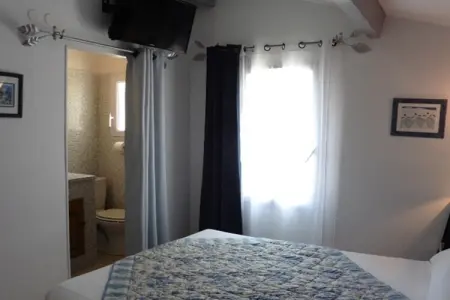 Maisonnette provençale avec terrasse à Bellegarde : photo 11