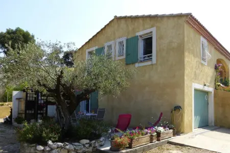 Maisonnette provençale avec terrasse à Bellegarde : photo 15